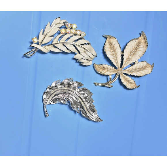 Vintage Lot 3 Leaf Branch Brooch Silvertone Goldstone, Enameled Rhinestone 2" - Picture 6 of 16